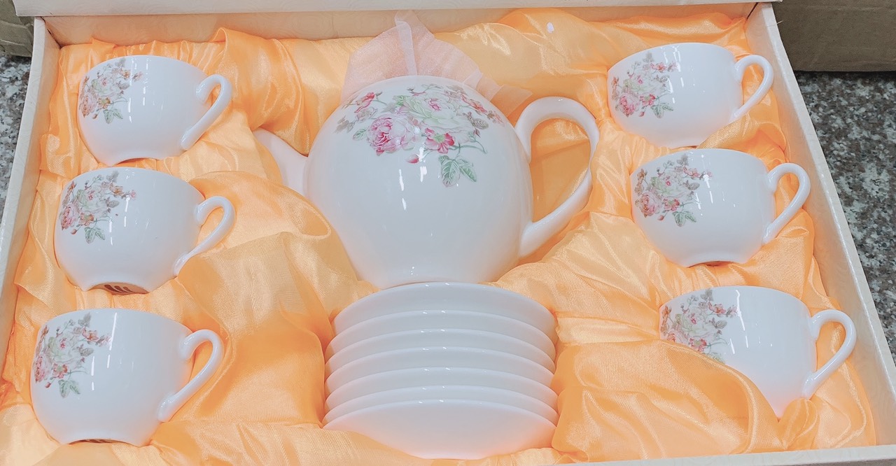 Bộ cốc chén phà trà sứ camelia kèm 7 đĩa lót tách trắng họa tiết hoa hồng - ANTH463