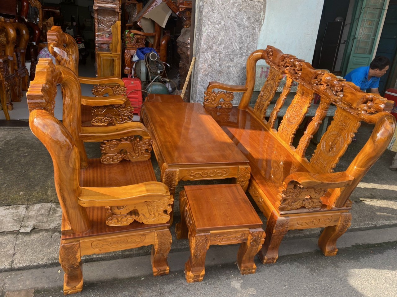BỘ BÀN GHẾ PHÚC LỘC THỌ GỖ TRÀM BÔNG VÀNG TAY 10 76G
