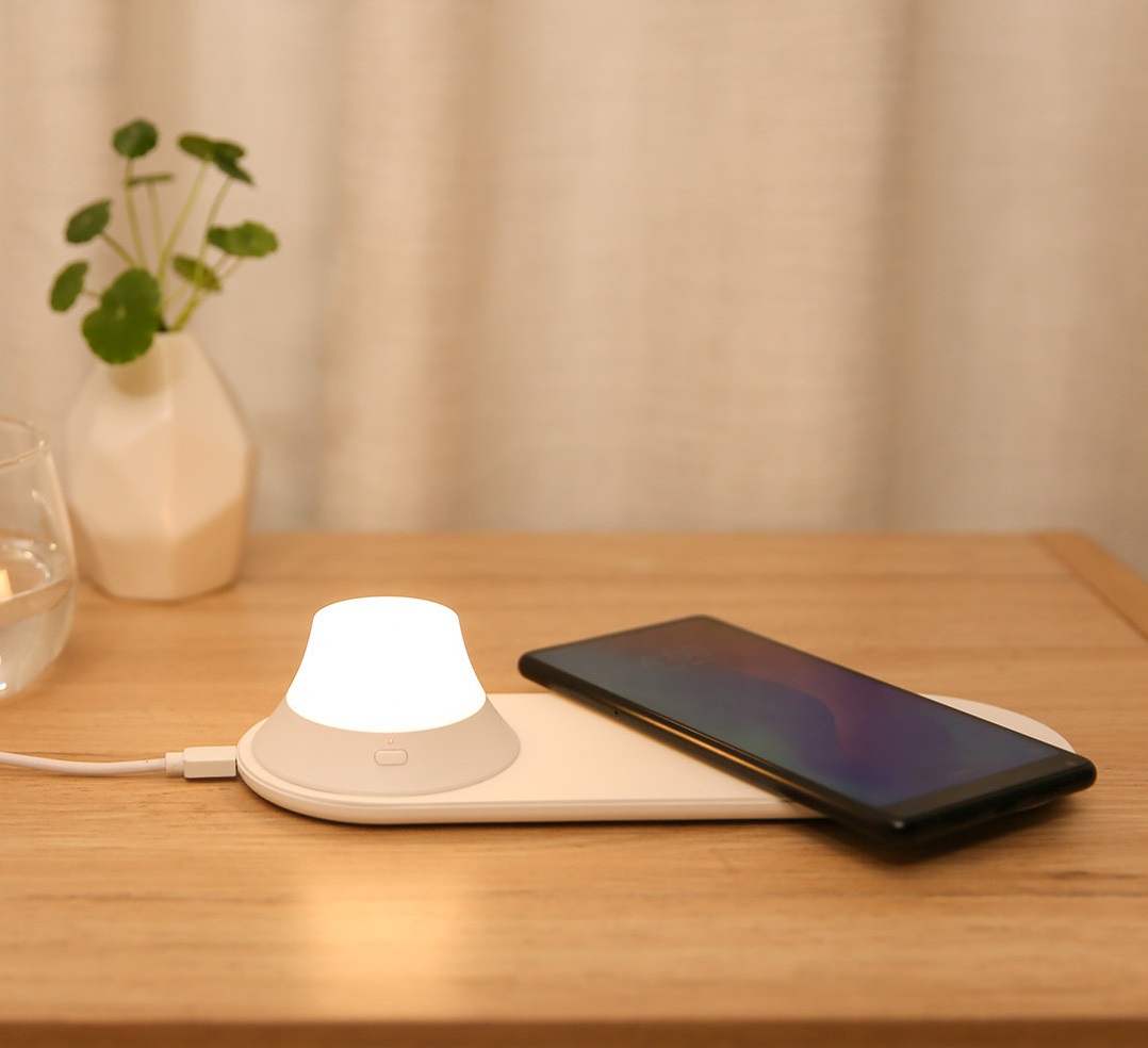 Đèn ngủ kiêm sạc không dây Xiaomi Yeelight - Hàng Chính Hãng