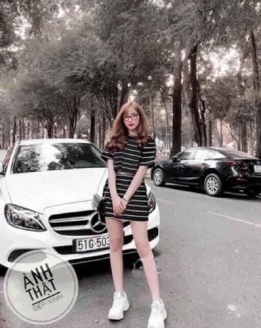 SET ÁO THUN CROPTOP KÈM CHÂN VÁY SỌC CÓ QUẦN