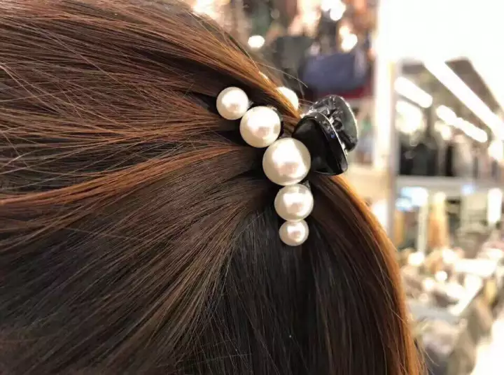 Kẹp tóc ngọc trai xinh 5 hạt rất xinh cho chị em kẹp nửa đầu