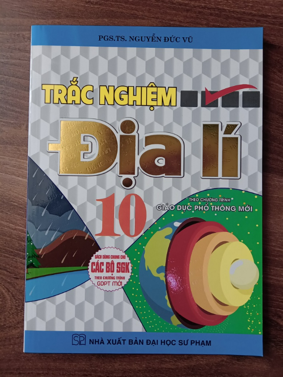 Sách - Trắc Nghiệm Địa Lí Lớp 10