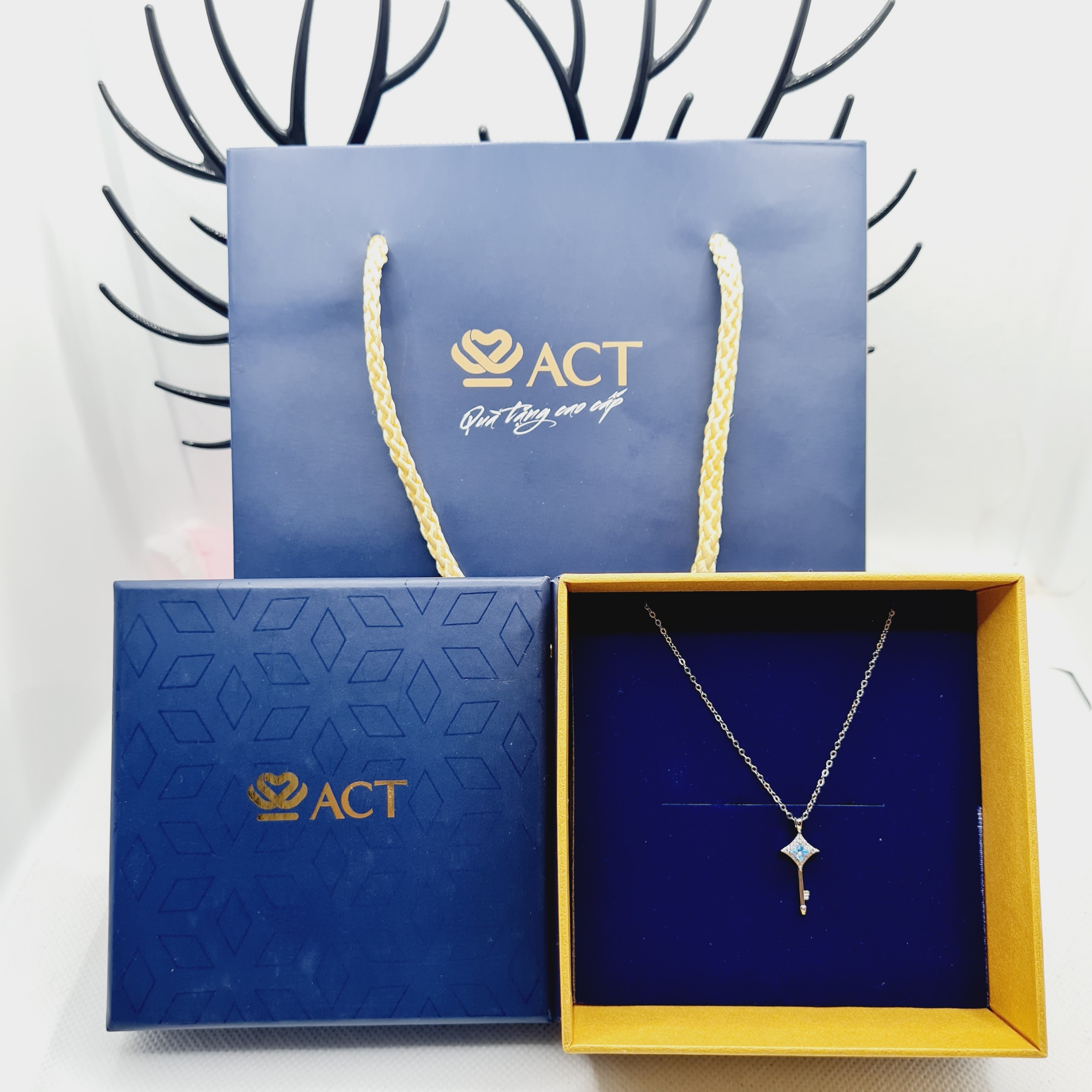 Dây chuyền mặt chìa khóa đá xanh chất liệu bạc 925 thời trang phụ kiện trang sức nữ sang trọng