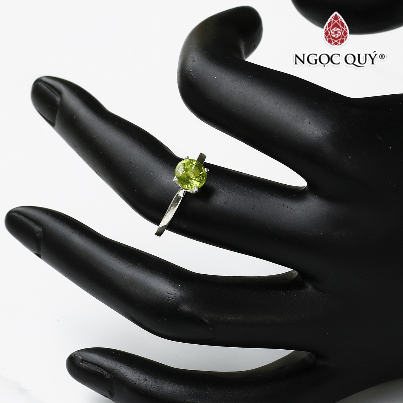 Nhẫn bạc mặt đá peridot mệnh hỏa, mộc - Ngọc Quý Gemstones