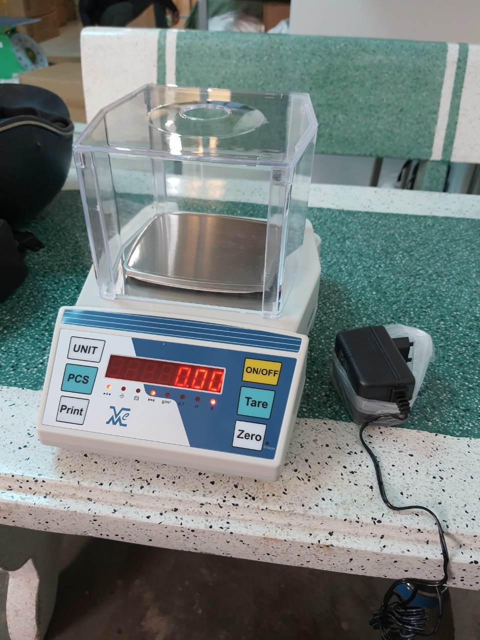Cân Điện Tử FEH 1200g 0.01g
