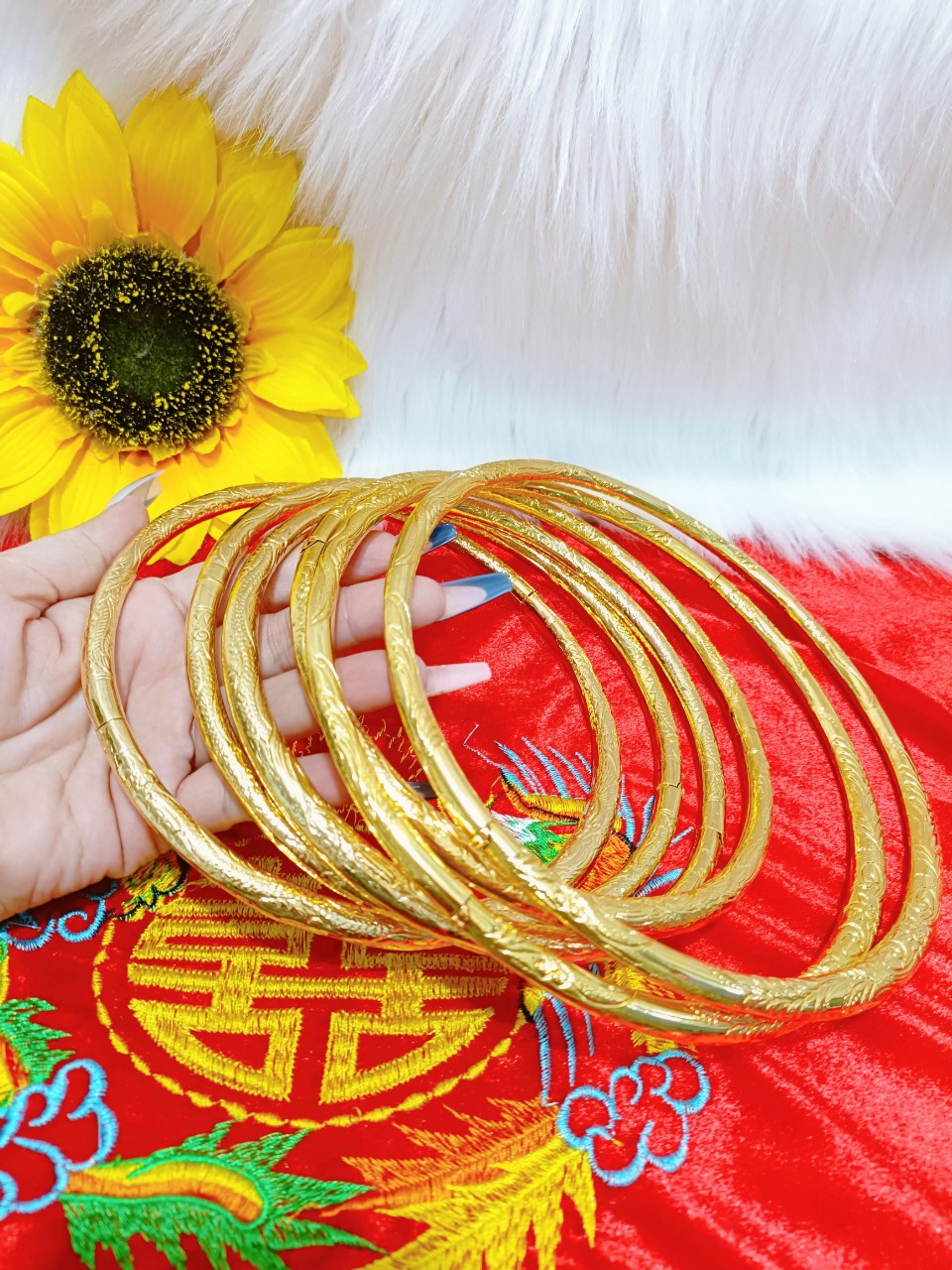 Kiềng cưới chạm rồng loai 1 chuẩn 24.k kèm hộp nhung