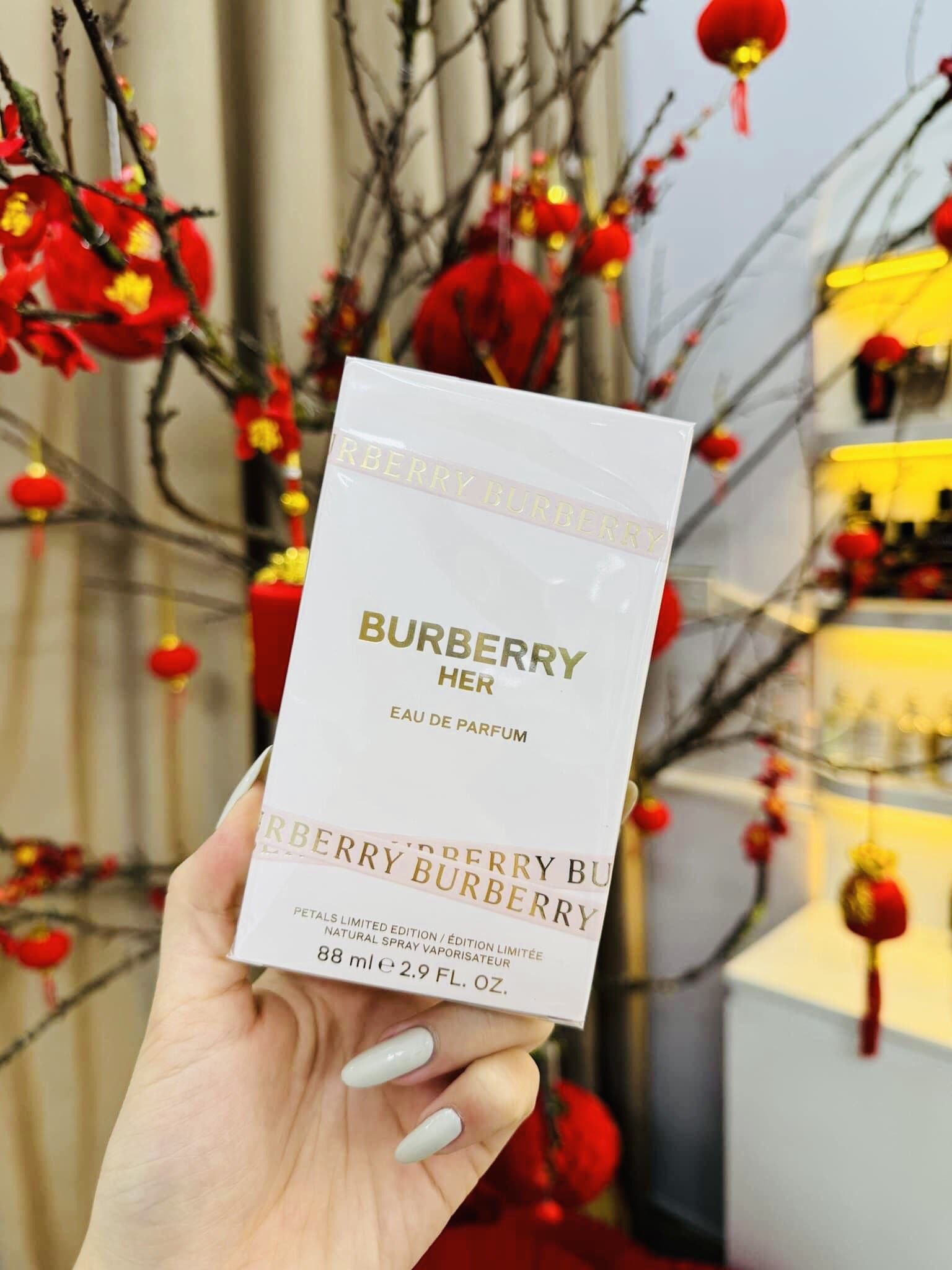 Nước Hoa Nữ Burberry Her Petals Limited Edition 88ml