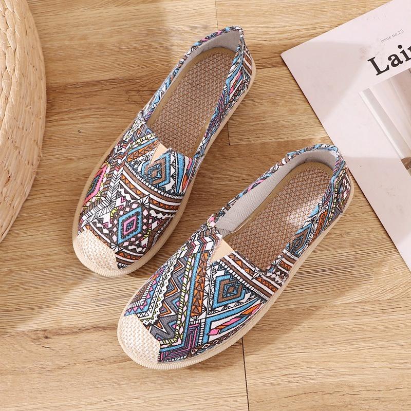 Giày vải slip on, giày toms cá tính