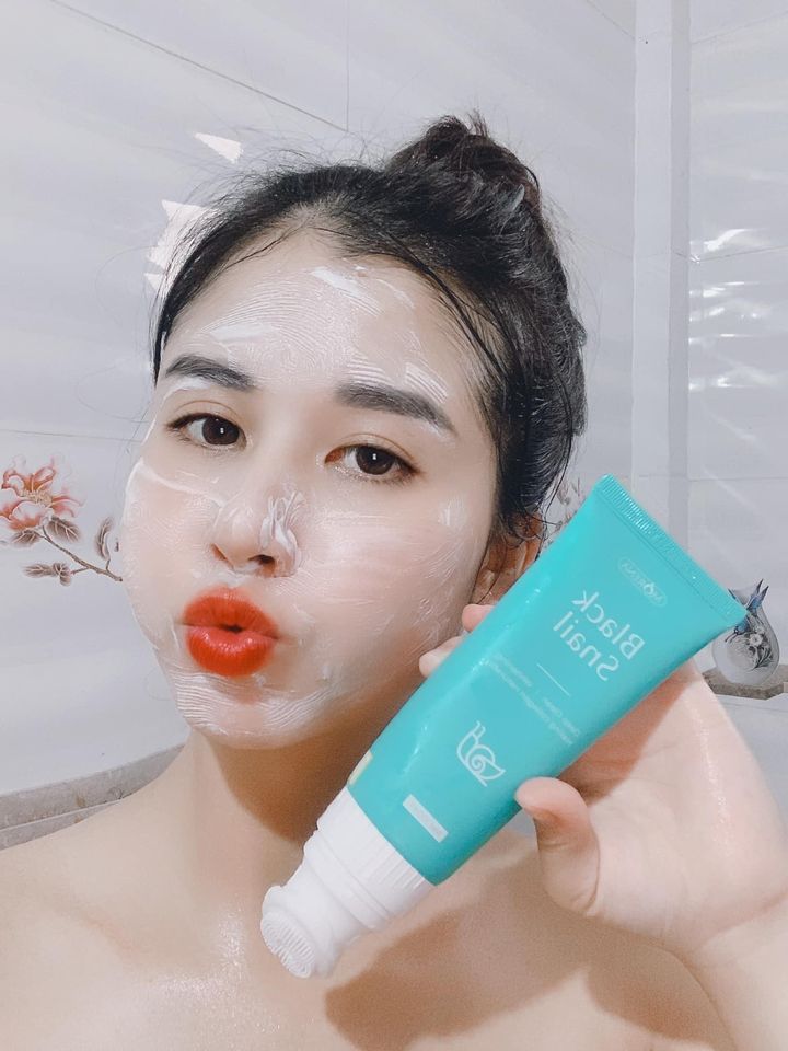 - Sữa rửa mặt Tinh Chất Ốc Sên Đen Hàn Quốc Black-Snail