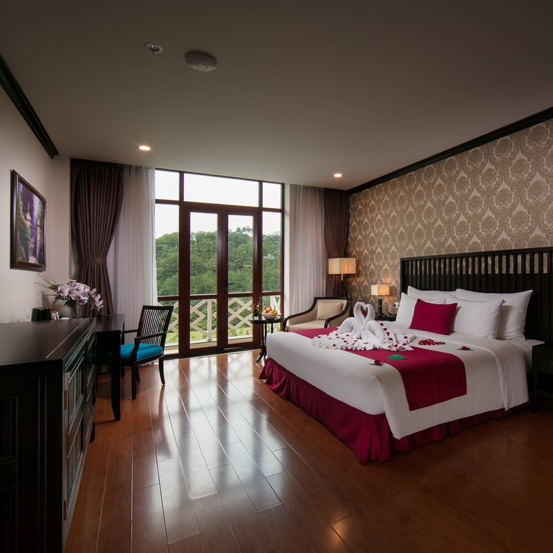 Swiss-Bel Resort Tuyền Lâm 5* Đà Lạt - Buffet Sáng, Hồ Bơi Ngoài Trời View Cực Đẹp, Hồ Bơi Trong Nhà, Xe Đưa Đón Trung Tâm Thành Phố