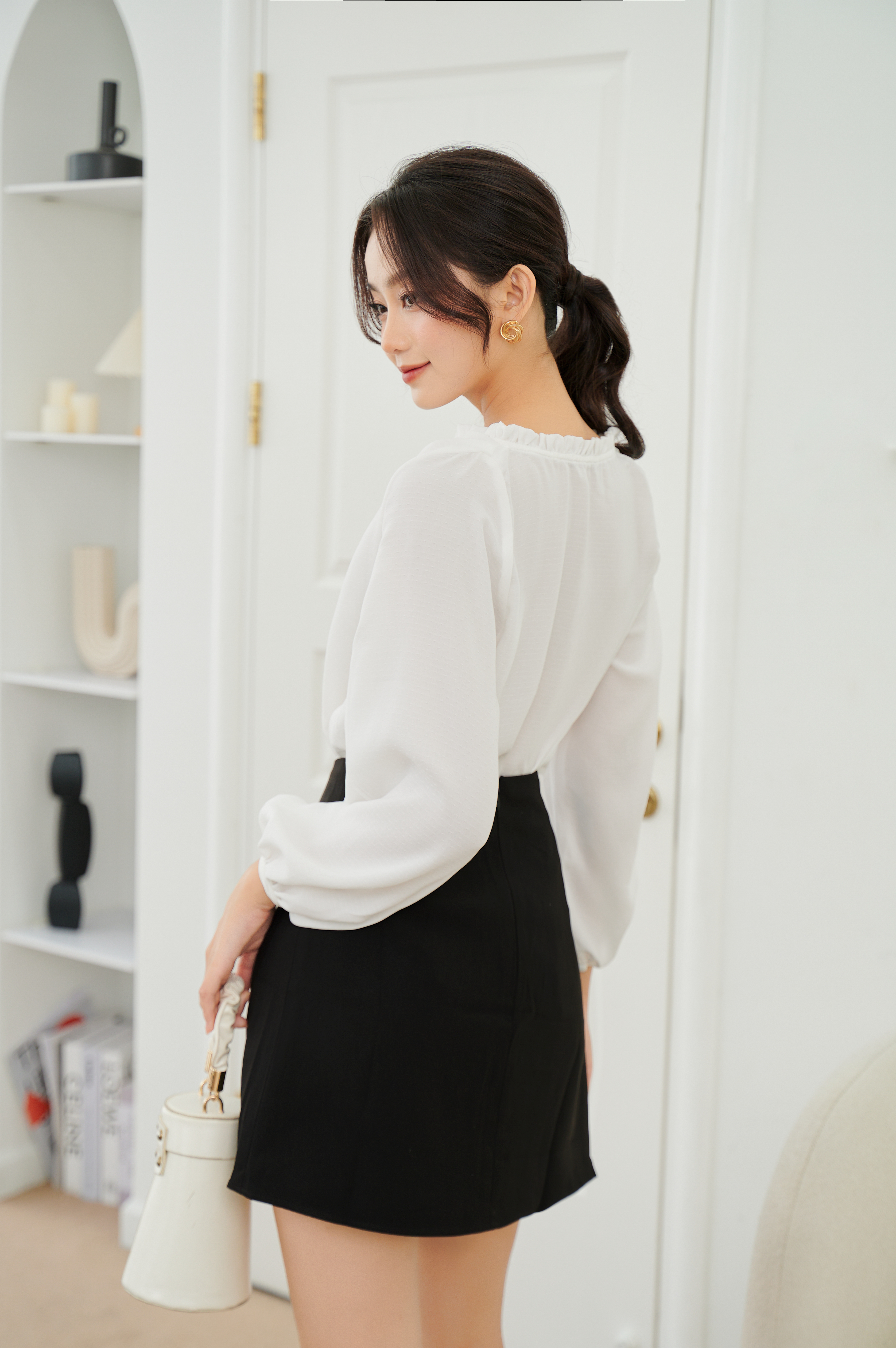 OLV - Áo Milky V Blouse