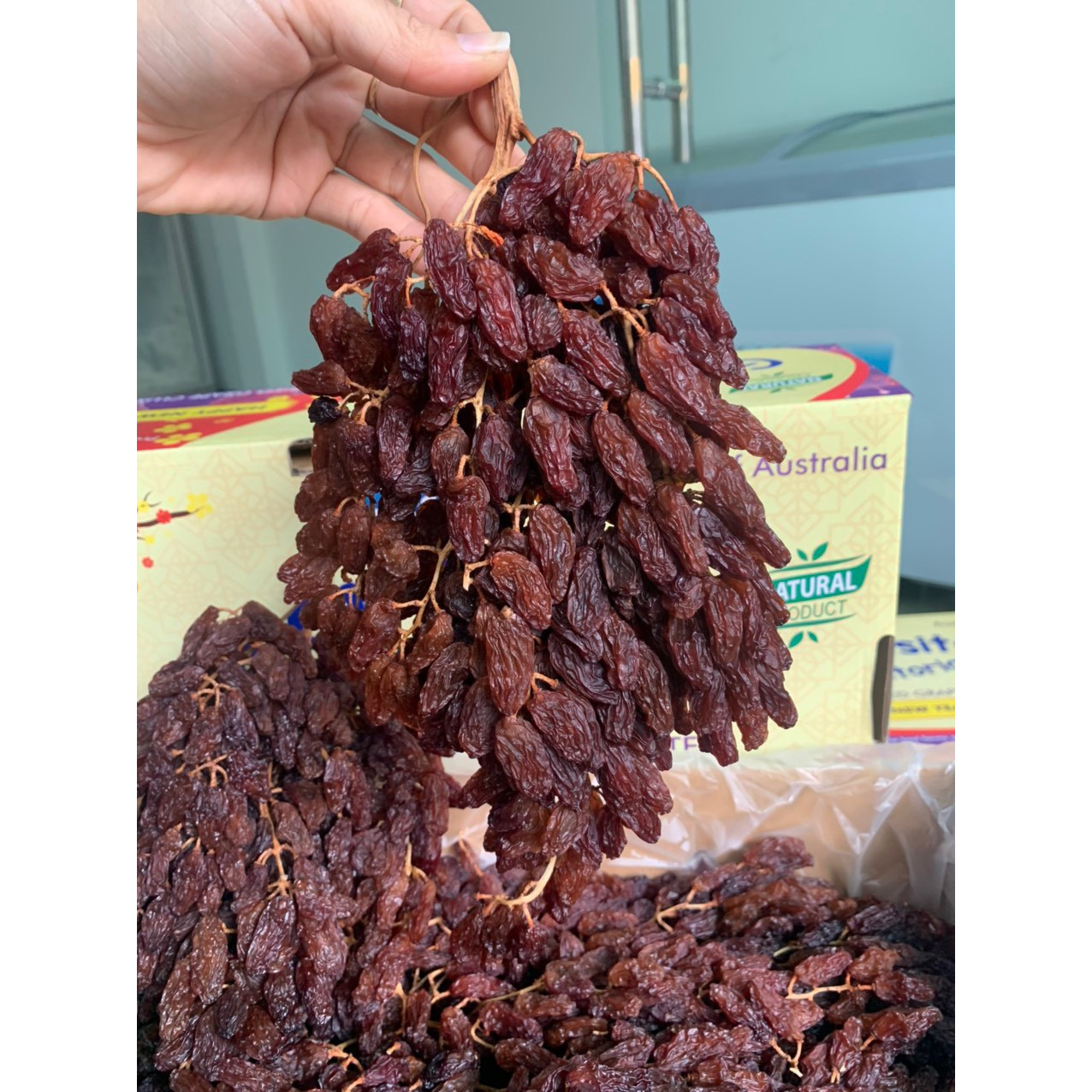 - Nho khô nguyên cành 500gr