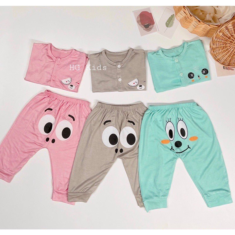 Bộ thun lạnh sơ sinh cúc giữa HG Kids thấm hút mồ hôi tốt, vải mềm mại thoải mái