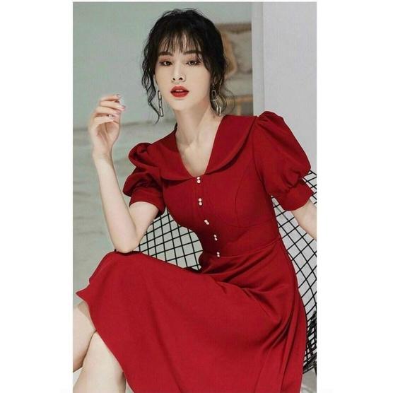 ĐẦM XOÈ CỔ SEN NÚT ĐÔI TAY PHỒNG