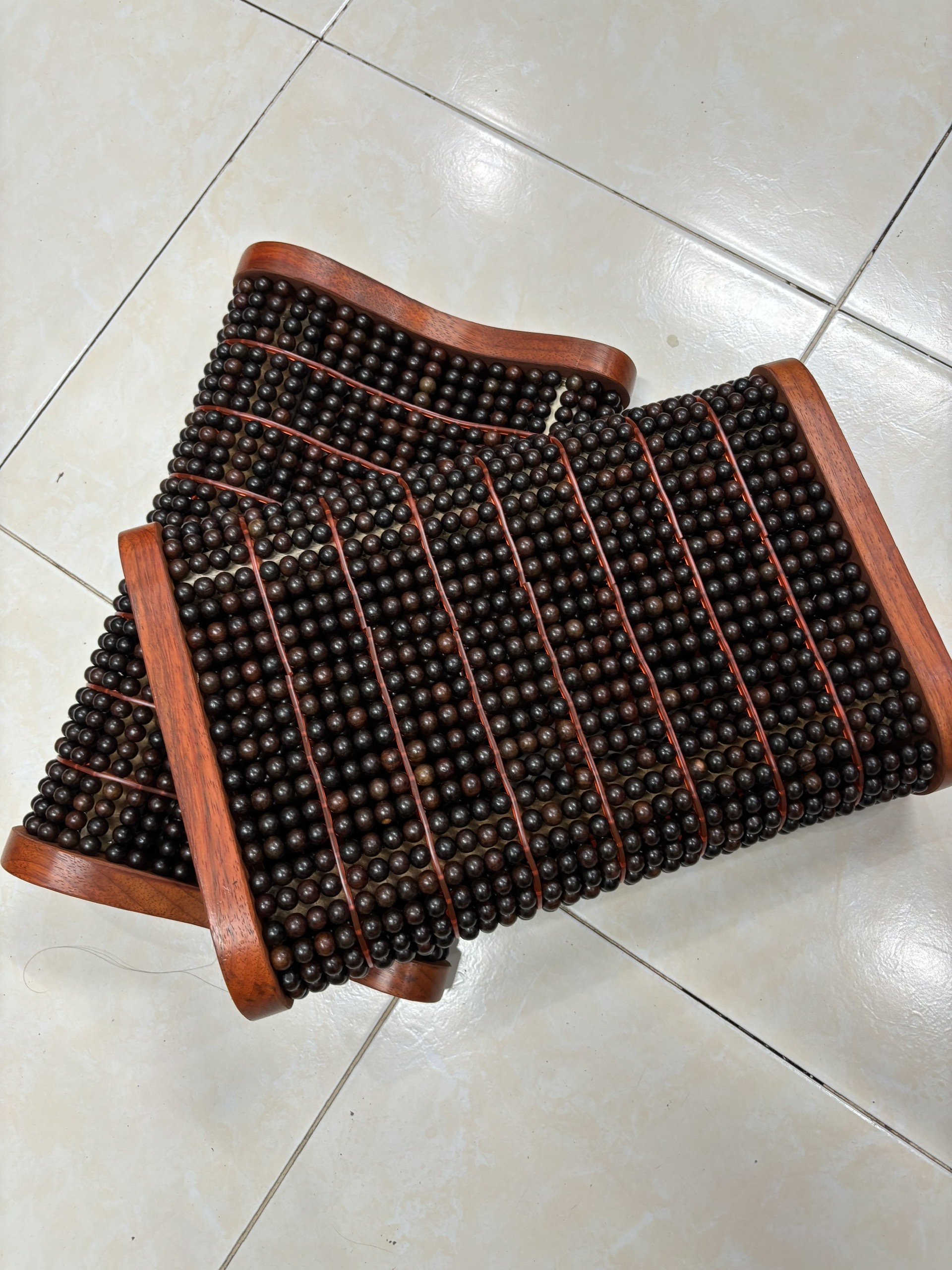 Gối Công Thái Học Gỗ Mun Cao Cấp - Kích Thước 36cmx24cmx8/4cm ( video , hình thật )