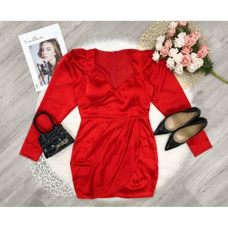 Đầm body phi phồng tà xéo
