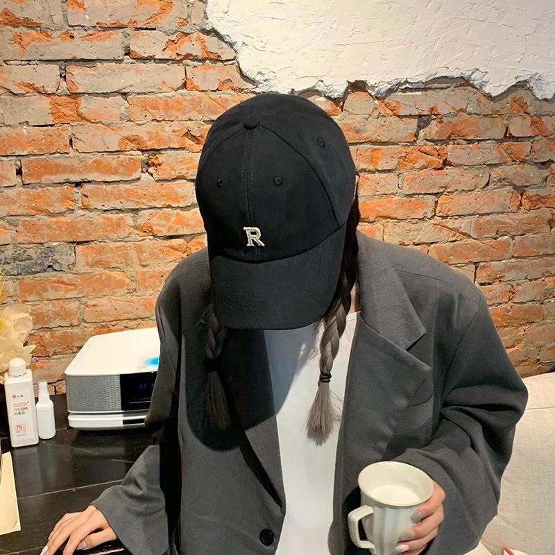 Mũ lưỡi trai thêu chữ R, nón kết nam nữ form unisex phong cách ulzzang Hàn Quốc cá tính năng động vải cotton NR69