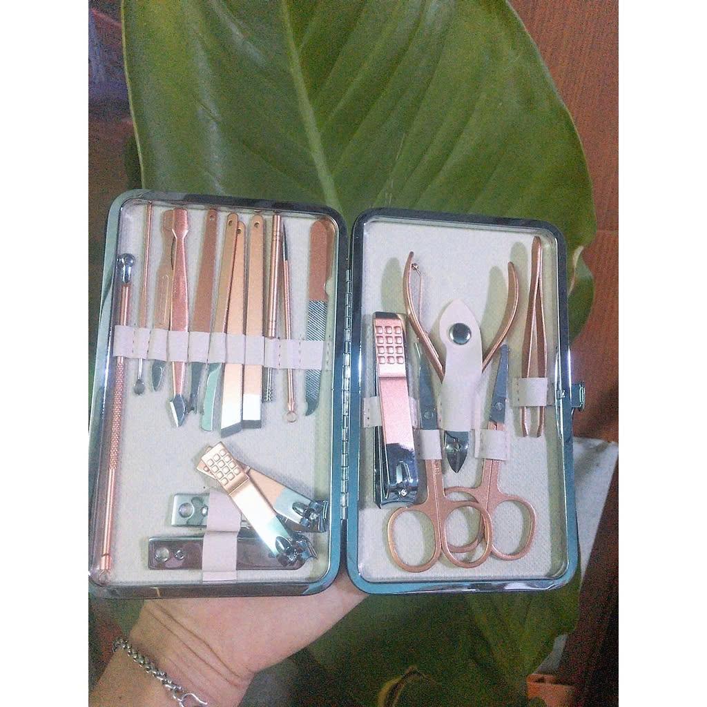 Bộ Dụng Cụ Bấm Móng Tay Dễ Thương 18 Món Để Chăm Sóc Móng, Làm Móng, Lấy Ráy Tai, Mụn Kèm Hộp Cao Cấp Tiện Dụng