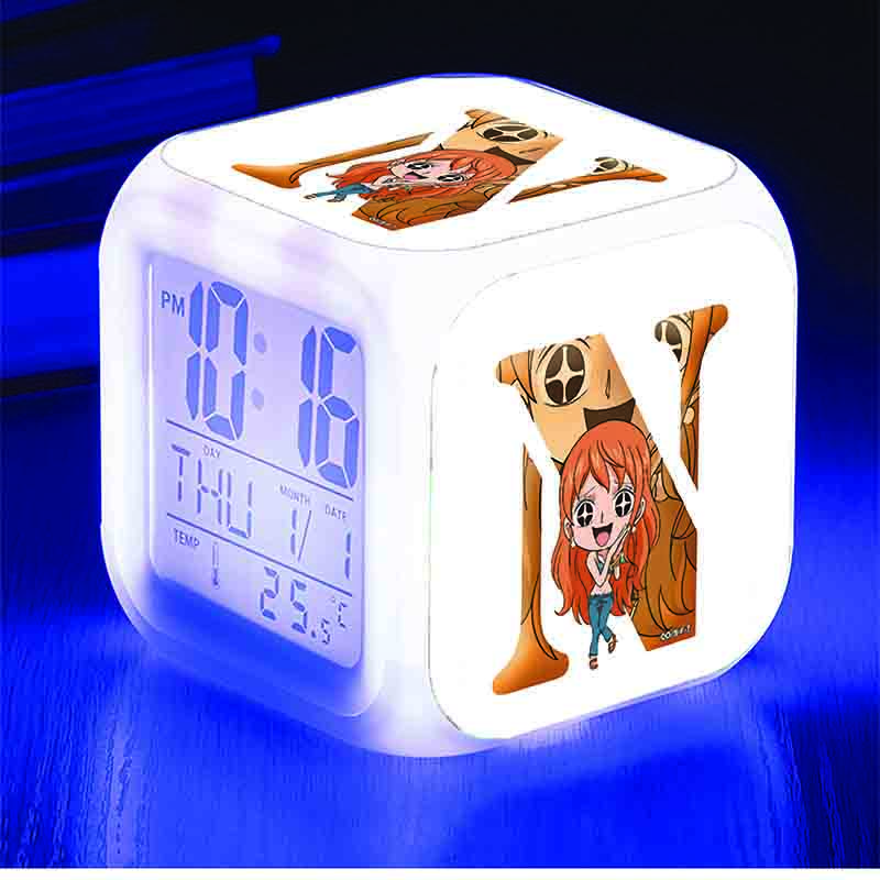 Đồng hồ báo thức để bàn in hình ONE PIECE Đảo Hải Tặc ver CHỮ CÁI chibi anime đèn LED đổi màu