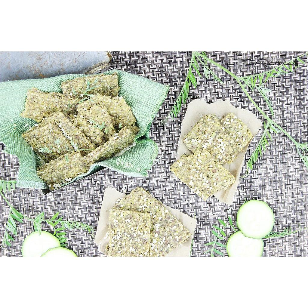 Bánh thực dưỡng vị Bí ngòi và hạnh nhân ép giòn Back to Basics 45gr - Thuần chay - Veggie Crackers Zucchini