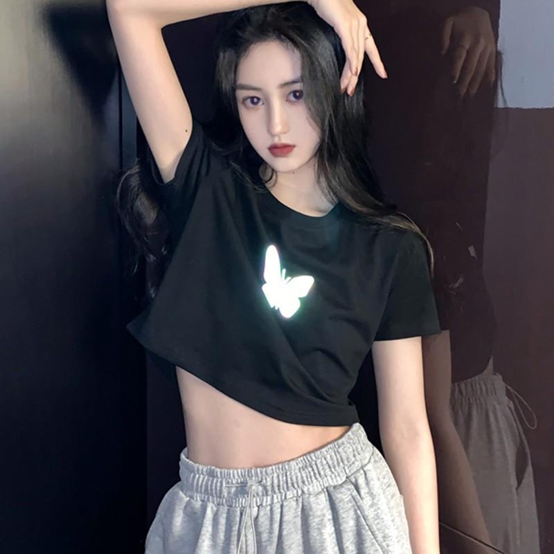 Áo thun croptop tay ngắn họa tiết bướm xinh xắn