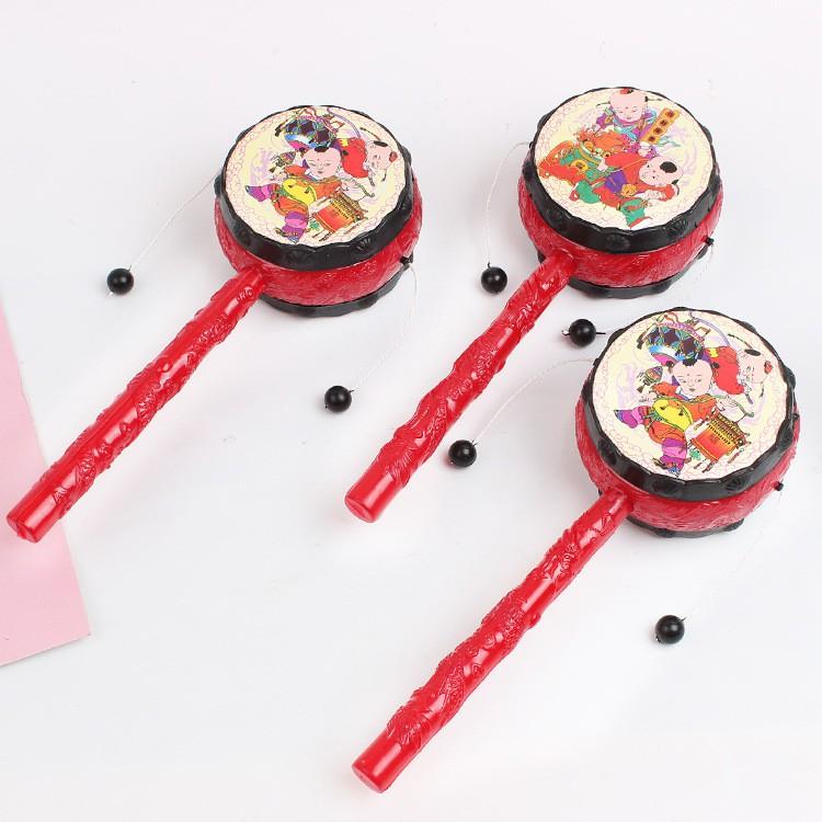 Trống Lắc Tay Dài 19cm Hoạ Tiết Truyền Thống