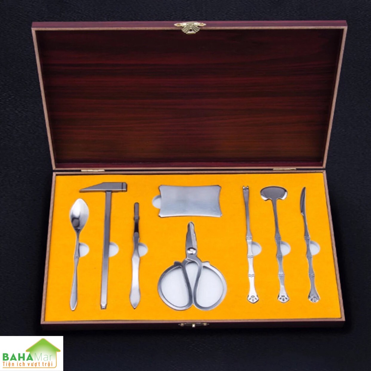 BỘ DỤNG CỤ ĂN CUA GHẸ - HẢI SẢN INOX TIỆN ÍCH CAO CẤP CÓ HỘP GỖ "BAHAMAR" thích hợp cho bất kỳ loại hải sản như tôm hùm, sò, ốc, cua và cũng có thể sử dụng khi ăn quả óc chó, hạnh nhân…
