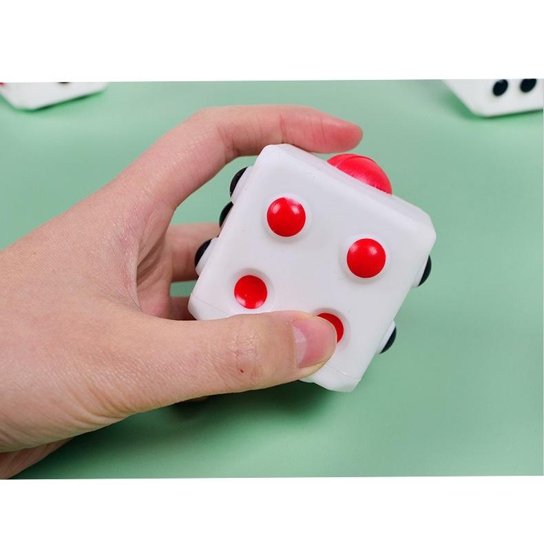 Squishy Mochi hình CỤC XÚC XẮC màu trắng NGỘ NGHĨNH mềm dễ thương chân thực giảm stress co dãn đàn hồi ngộ nghĩnh bóp bó