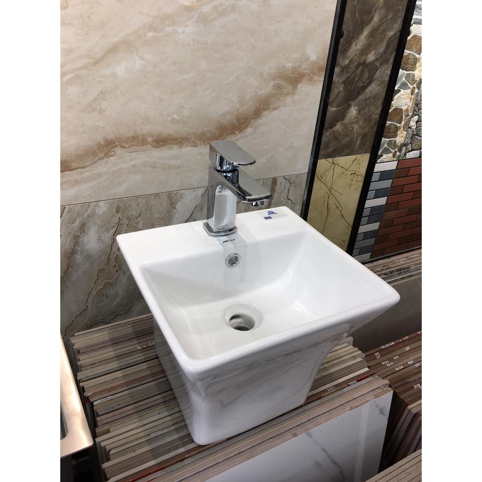 Combo Chậu lavabo rửa mặt treo tường liền chân vuông, kích thước nhỏ + vòi đồng đúc liền khối. Hàng cao cấp