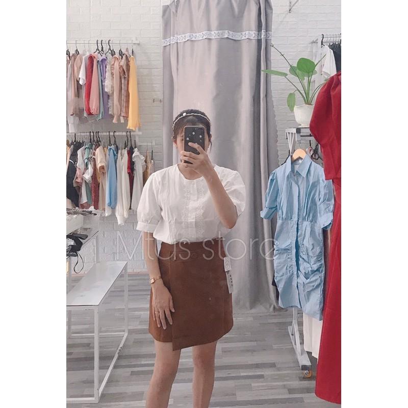Áo sơ mi trắng cổ tròn viền ren