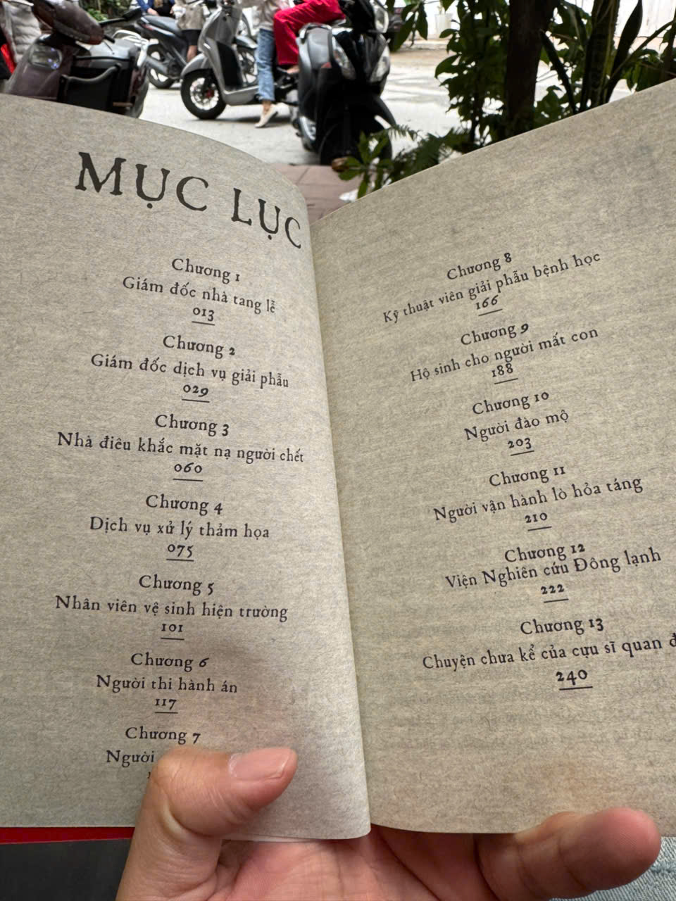 MUÔN CHUYỆN TỬ SINH – Hayley Campbell – Eve La Lune dịch – AZ – NXB Thế Giới