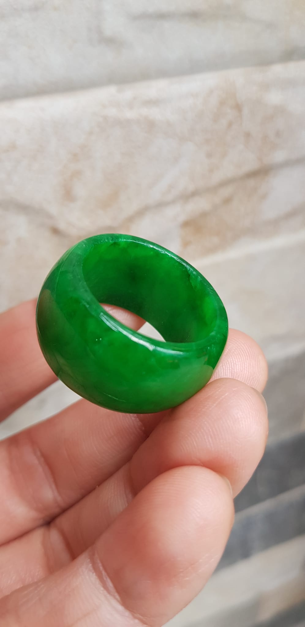 Nhẫn Nam Đá cẩm thạch Xanh tươi bóng đẹp Nhẫn ni 20mm x Cao 14mm x dầy 4mm Hợp nam mệnh mộc mệnh hỏa mệnh Thủy đeo nhẫn ni 20mm đẹp ạ