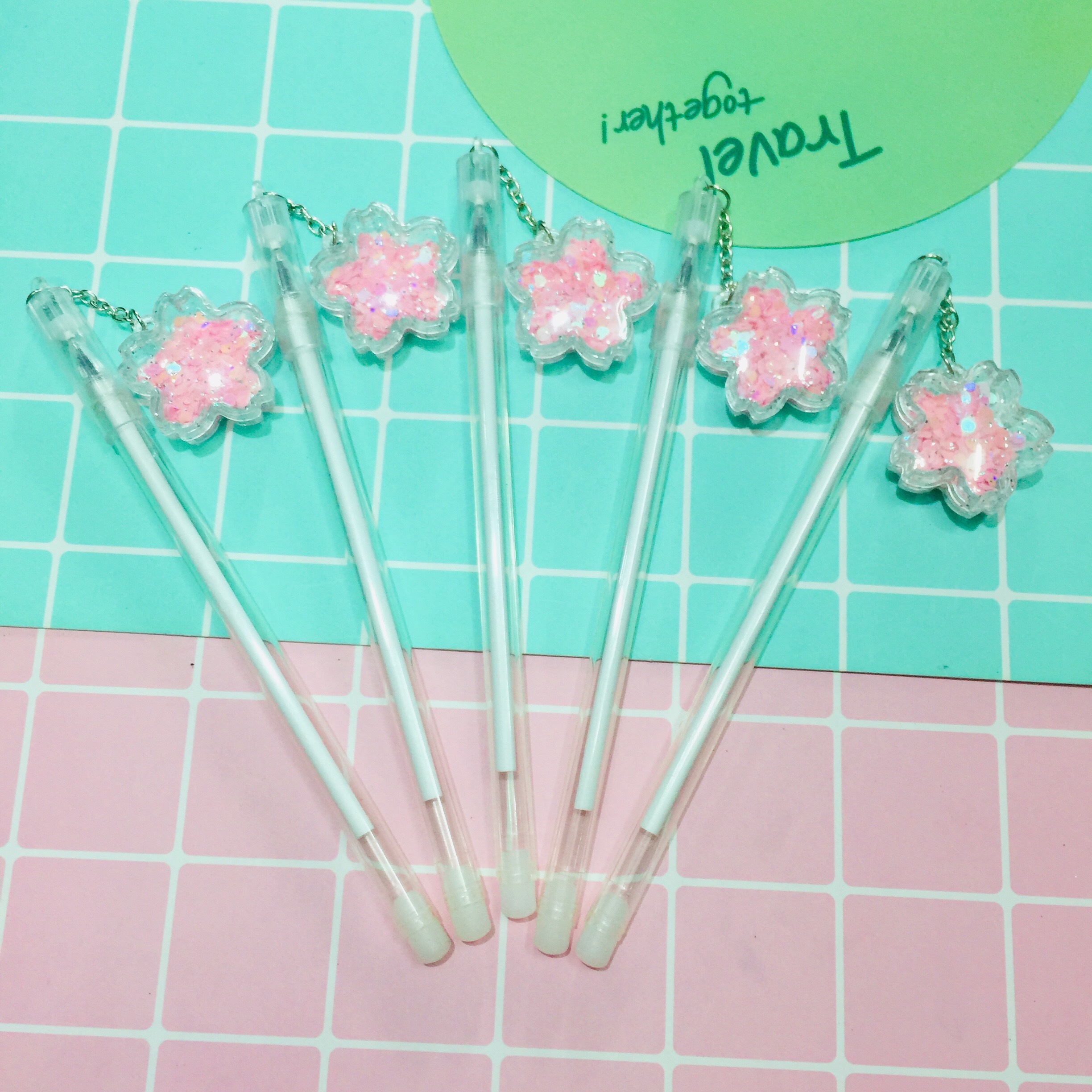 Bộ bút bi nước nhũ charm NHIỀU MẪU KHÁC NHAU COMBO 3 BÚT