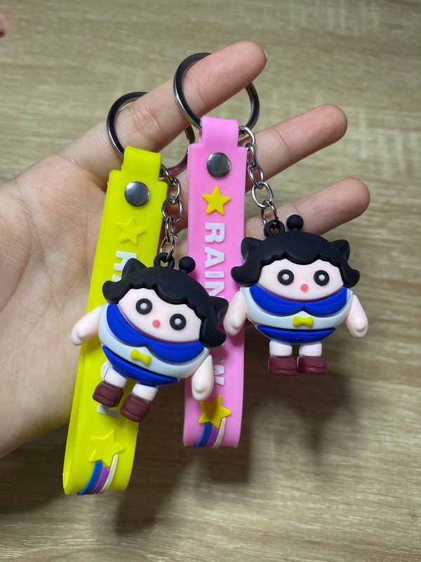 Móc Khoá Hình Cô Bé Tóc Xoăn Dễ Thương Thời Trang