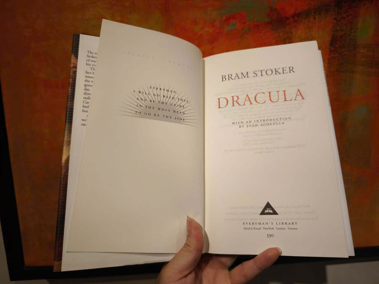 Sách - Dracula - A Bram Stoker's classic novel - Sách nhập UK, Bìa cứng, Bản đẹp sưu tầm, Tiếng Anh
