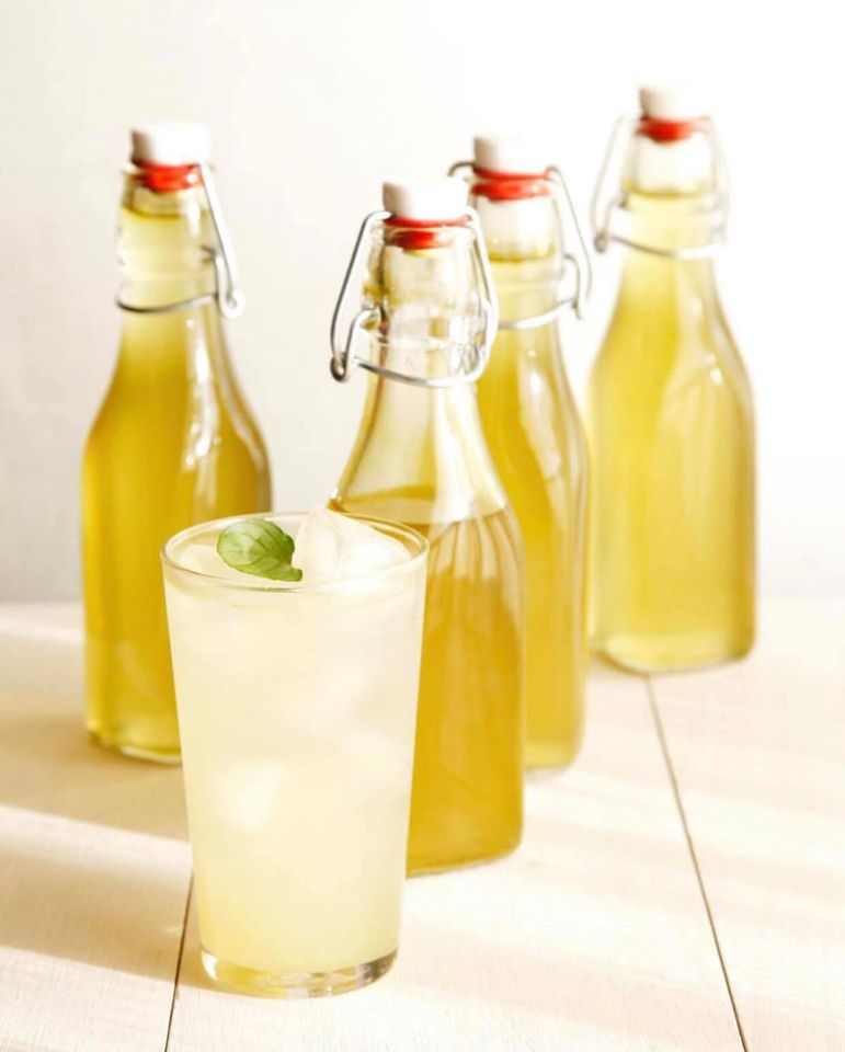 Chai thủy tinh vuông nắp cài kín hơi Swing 500ml, đựng mật ong, nước ép, dầu ăn