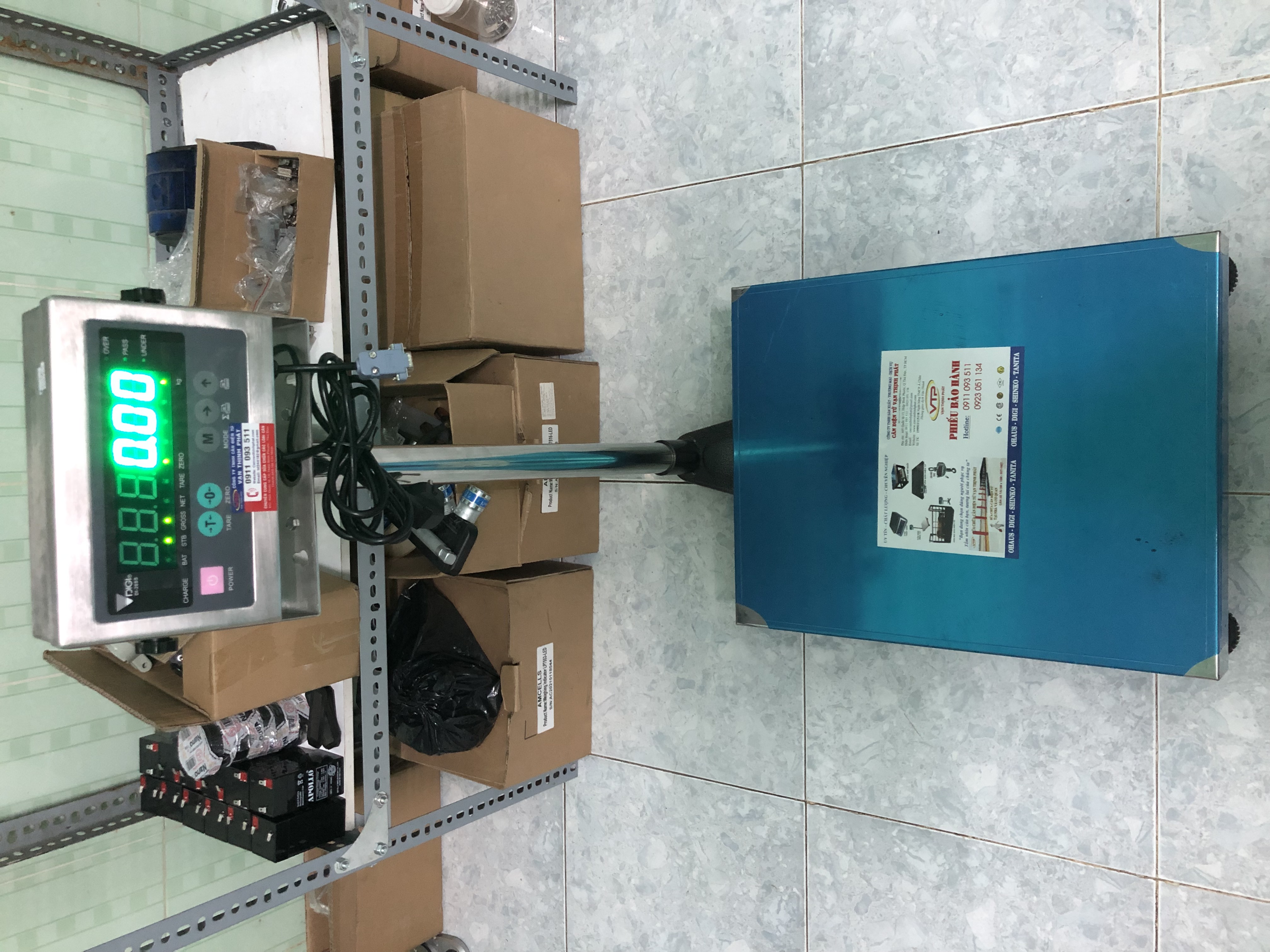 Cân Bàn Điện Tử DIGI-28SS 200 KG