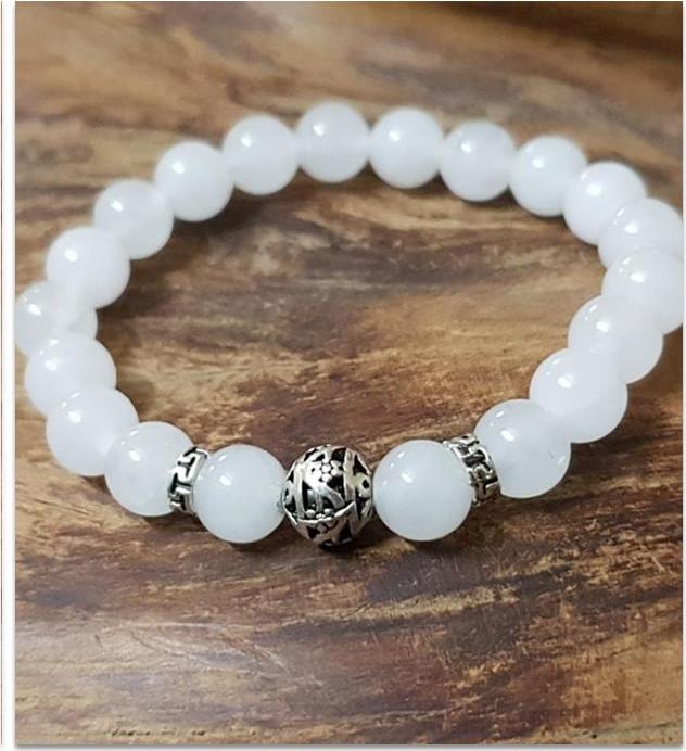 Vòng tay phong thủy đá Mã Não trắng 10 ly