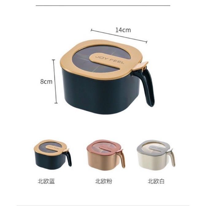 Hộp đựng gia vị 4 ngăn cao cấp có nắp đậy,chống ẩm chống bụi bặm kèm muỗng