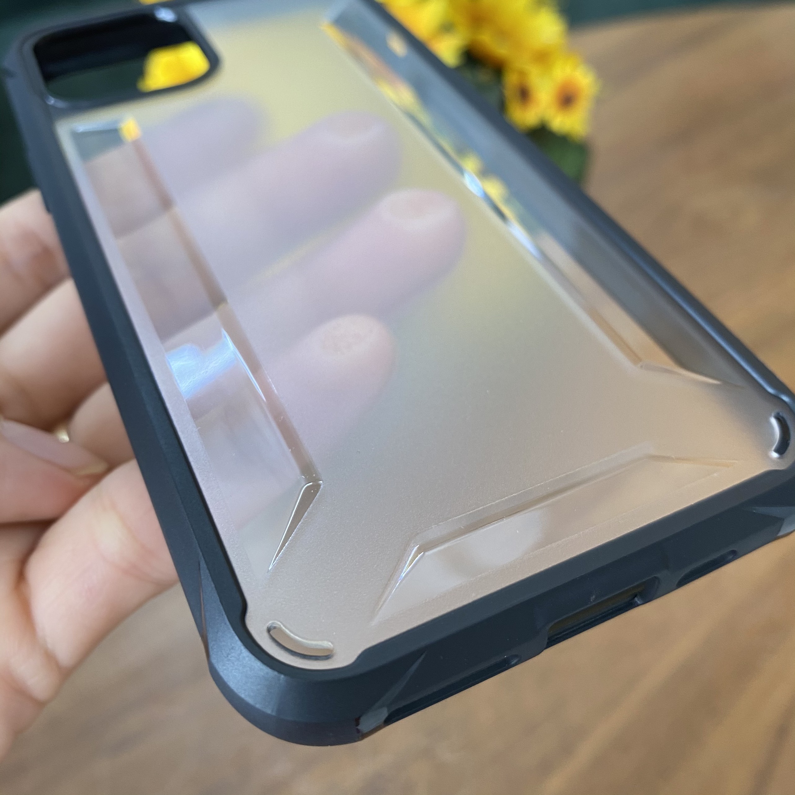 Ốp lưng iPhone 11 Pro 5.8 Likgus Mola chính hãng