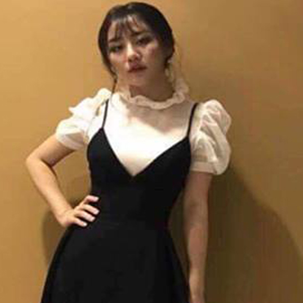 Đầm Xòe Trắng Tay Phồng Phối Đen