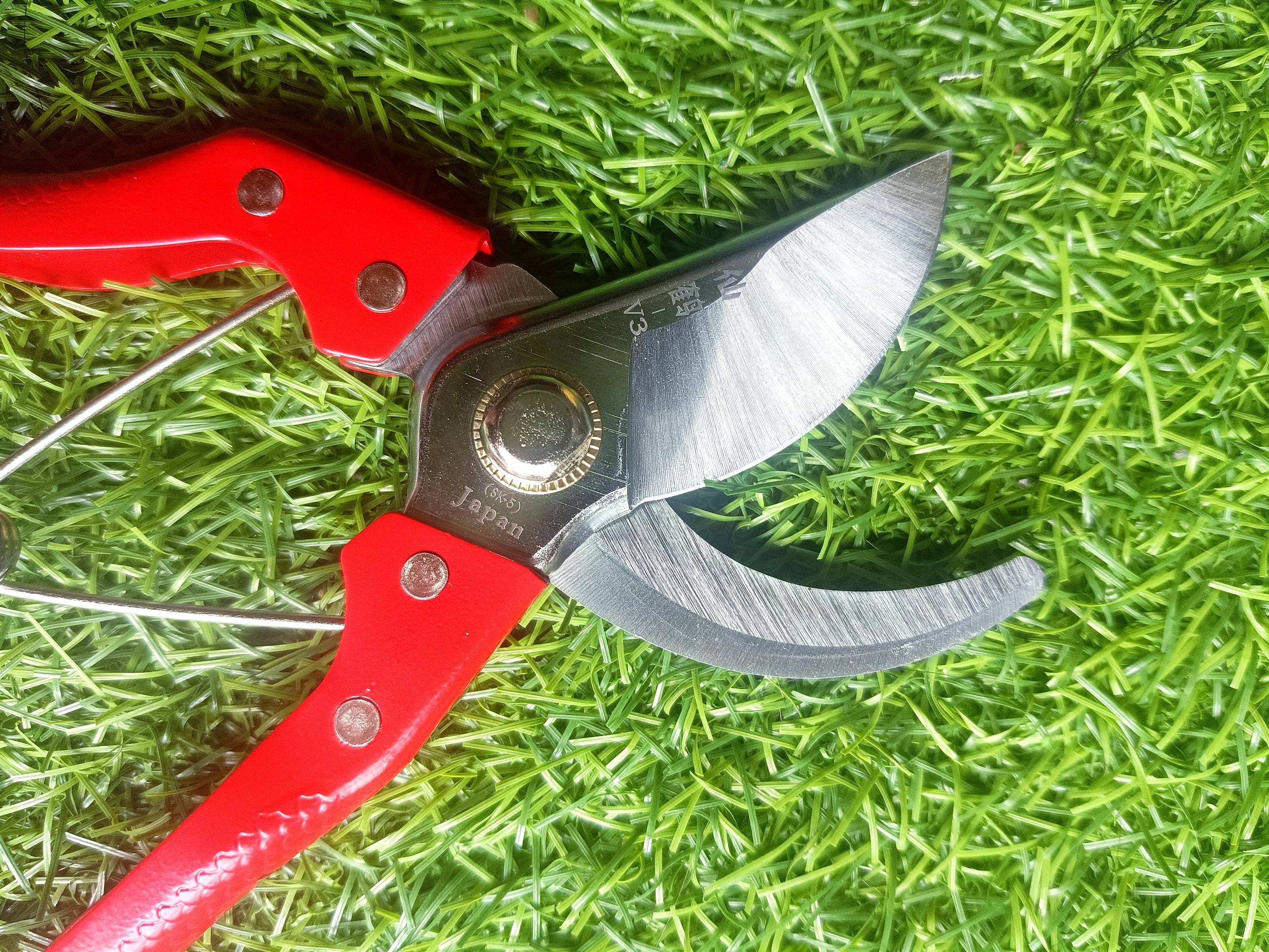 KÉO CẮT CÀNH CÀNH NHẬT THÉP TAY CẦM ĐỎ LƯỠI SK5
