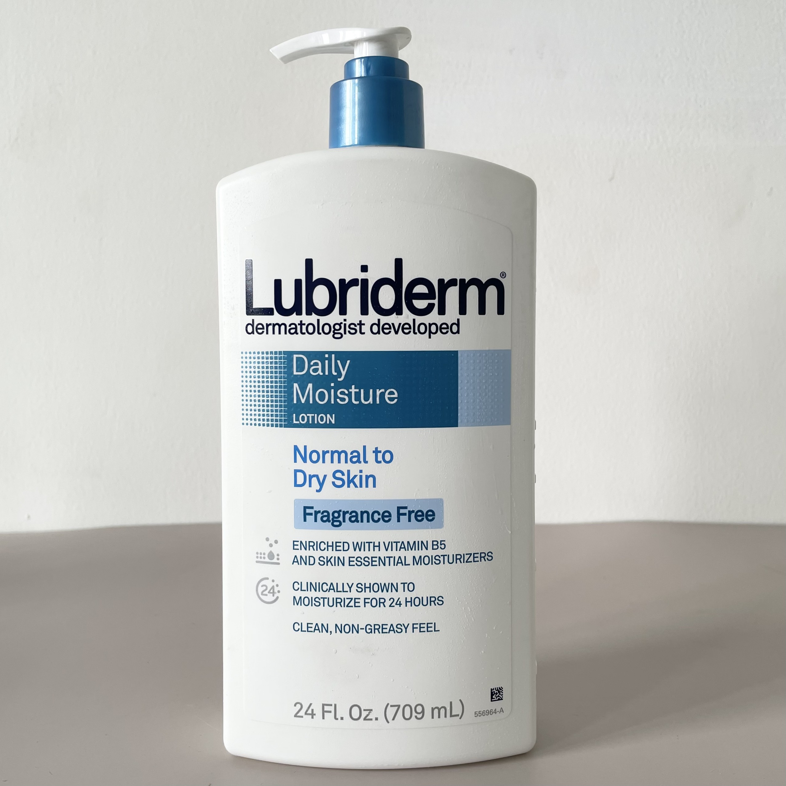 Sữa dưỡng thể Lubriderm Daily Moisture Lotion 709mL Nhập Mỹ