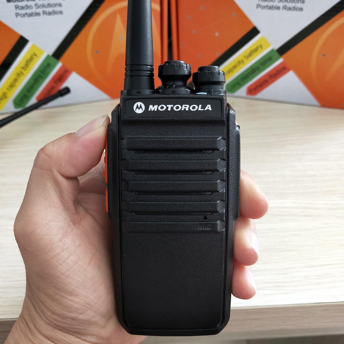 Bộ đàm Motorola XPR-700E phiên bản mới, liên lạc xa tới 3km, pin sử dụng lên tới 12h liên tục – Hàng nhập khẩu