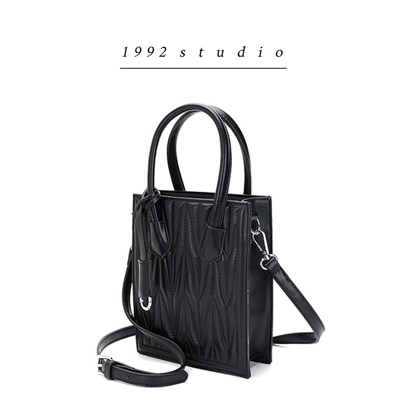 Túi xách nữ 1992 s t u d i o/ KAREN BAG/ màu đen quai xách da vân nổi sành điệu có dây đeo chéo