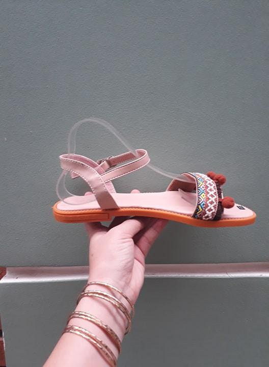 Giày sandal thổ cẩm phong cách rentro quai gài đi biển hình thật