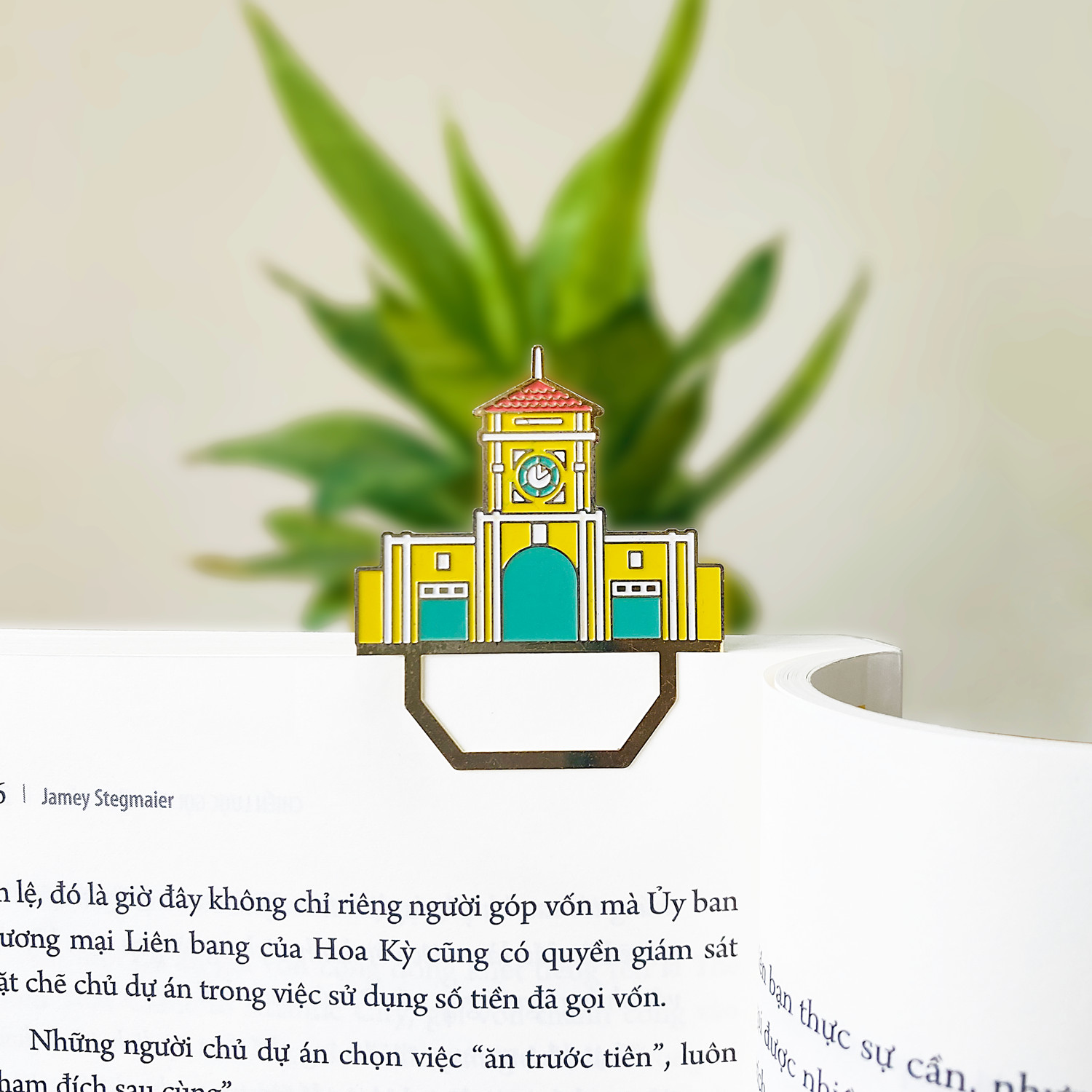 Bookmark Đánh Dấu Sách Kim Loại Saigonir Hình Chợ Bến Thành - BST “Danh Thắng Việt Nam” - Kim Loại Dày Dạn 0.5mm, Chi Tiết Sắc Nét, Thiết Kế Đặc Trưng Việt Nam