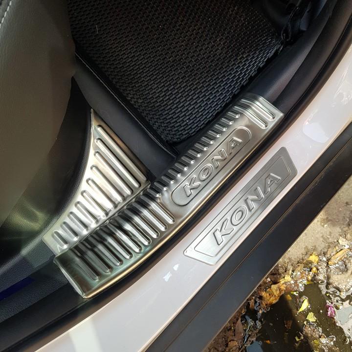 Bộ Ốp bậc cửa, Nẹp bước chân Hyundai Kona – Mẫu INOX 8 chi tiết
