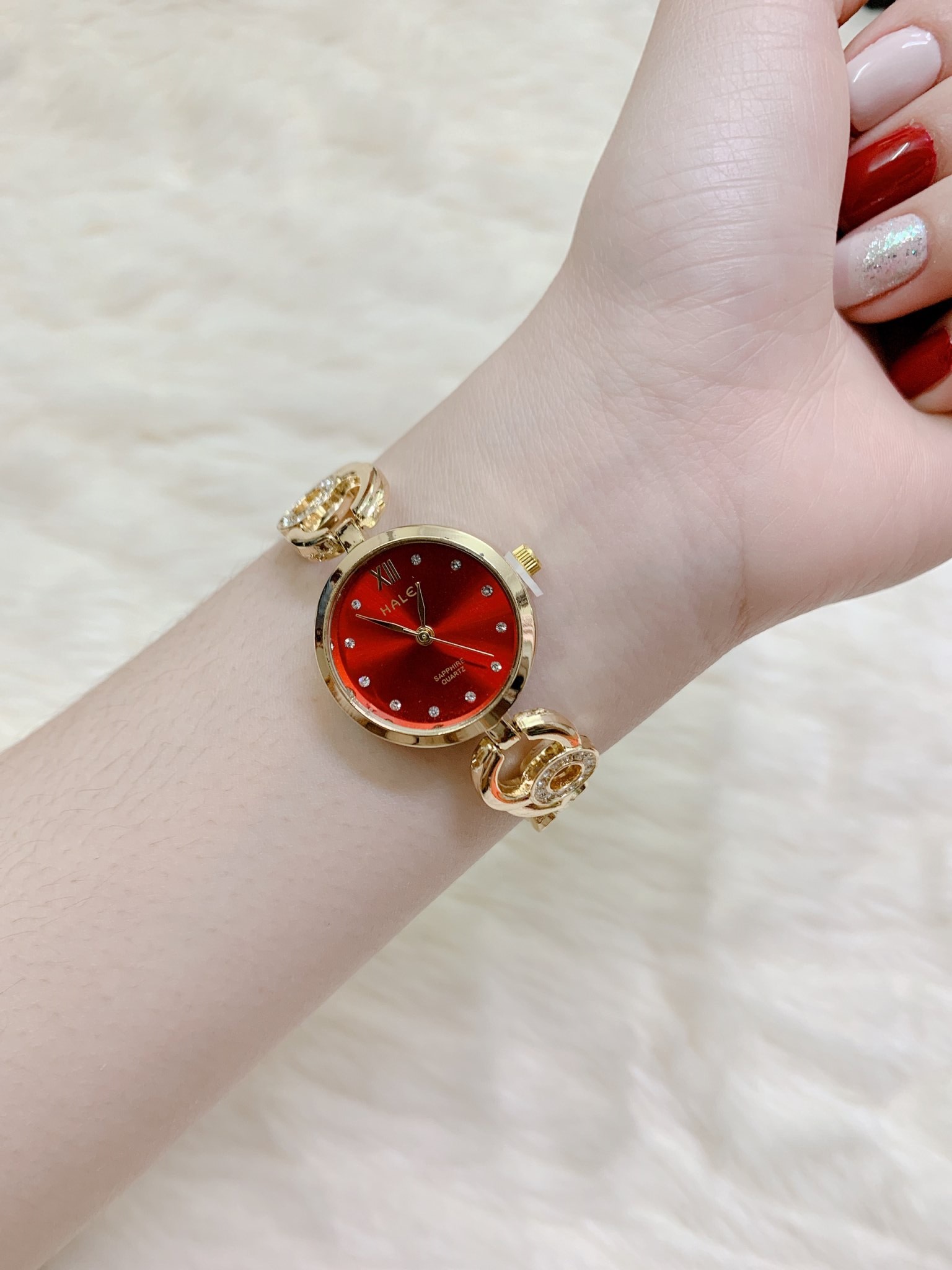 Đồng Hồ Nữ Halei Dáng Lắc Mặt Tròn