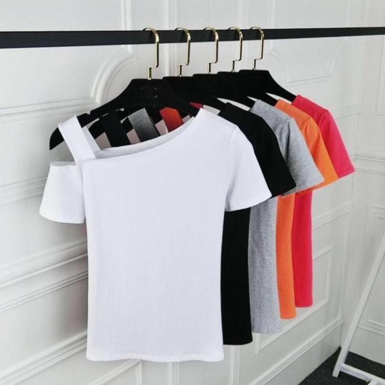 Áo thun lệch vai trơn